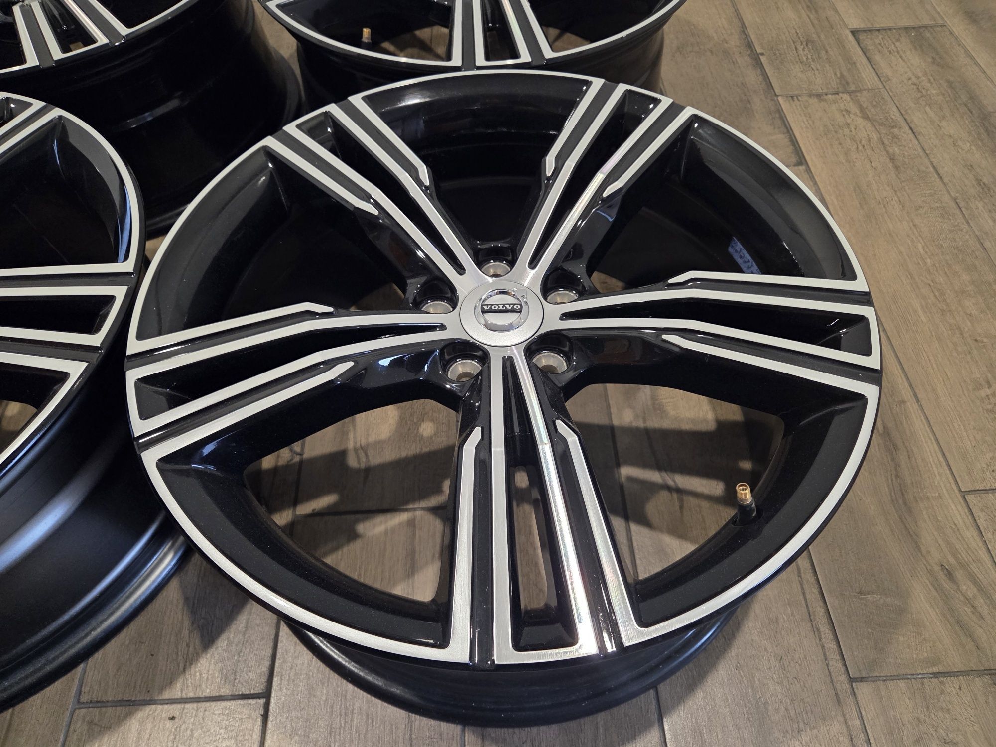 VOLVO 5x108 XC60 XC40 XC70 S90 V90 S40 V40 C30 S80 V70 Felgi 19