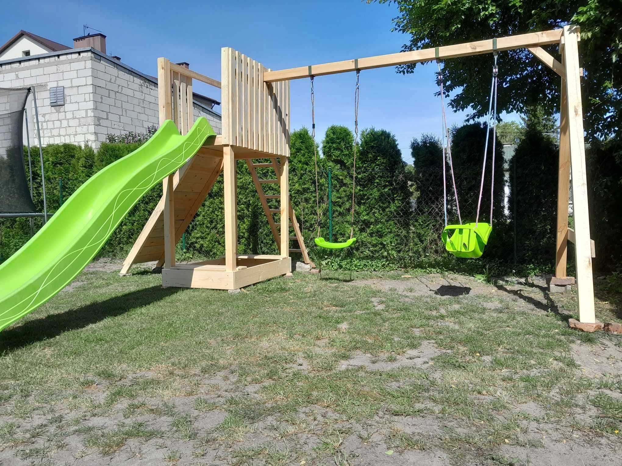 Drewniany plac zabaw, domek dla dzieci, zjeżdżalnia, huśtawki
