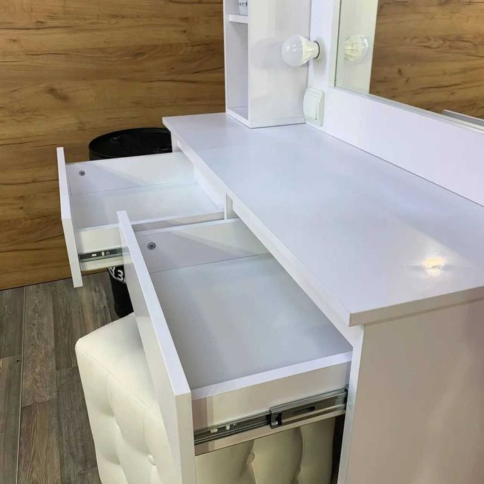 Туалетний столик з поличкою, макияжный гримерный туалетный стол