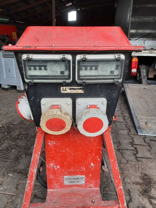 skrzynka rozdzielcza z przewodem  linka  40 mb 4 żyły 760 V