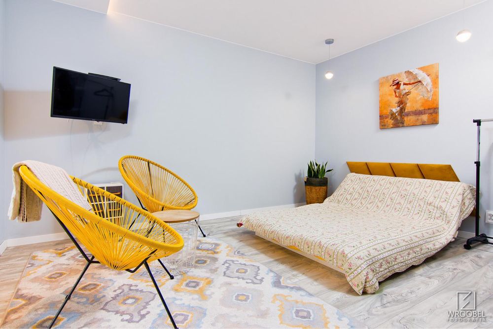 Noclegi w Krakowie - apartament  dla 4 osób, studio dla 2 osób