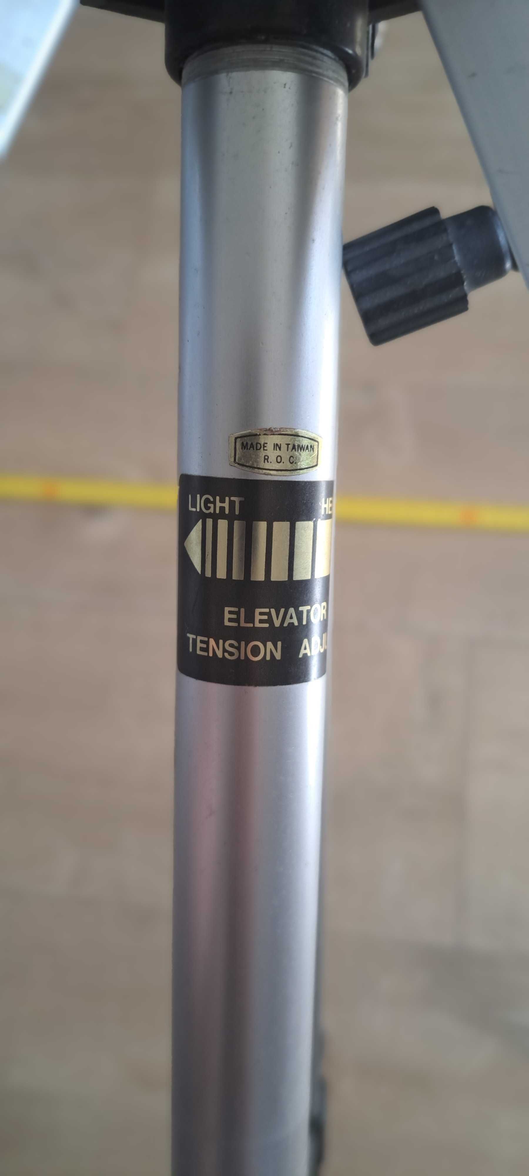 statyw do  lasera lub aparatu