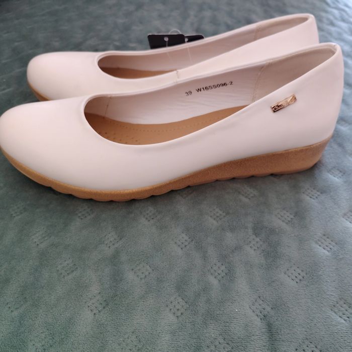 Baleriny 39 białe