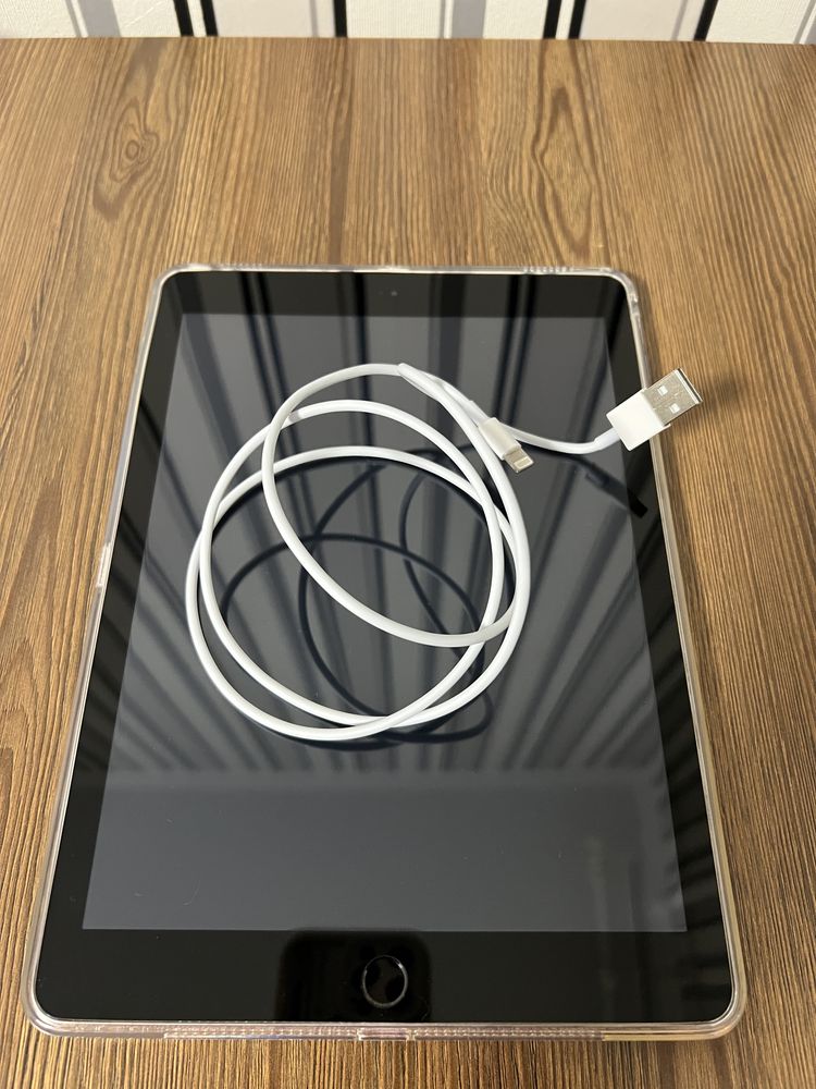 Apple Ipad 6 gen. 32 Gb. WiFi + 4G LTE
