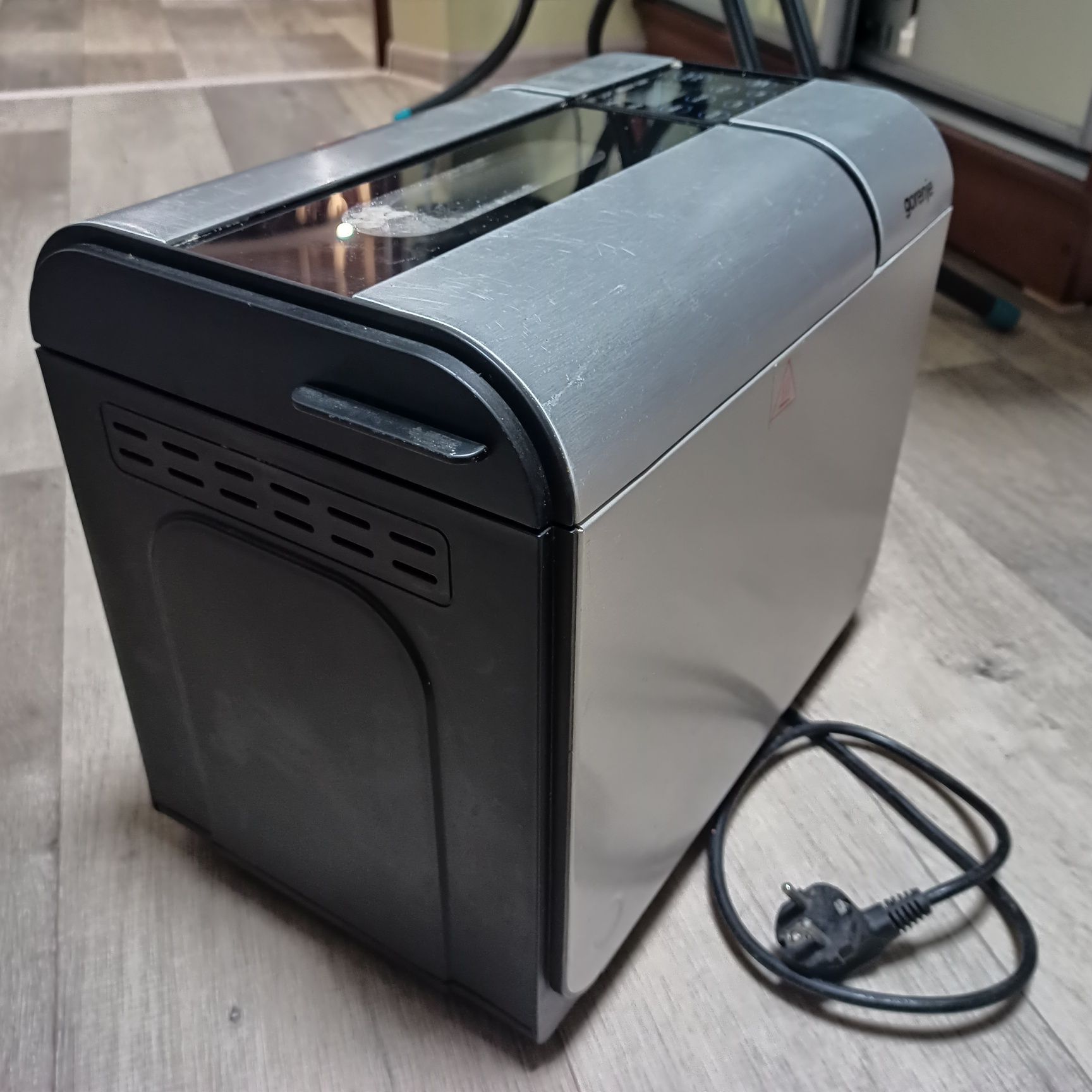 Хлібопічка GORENJE BM 900 AL