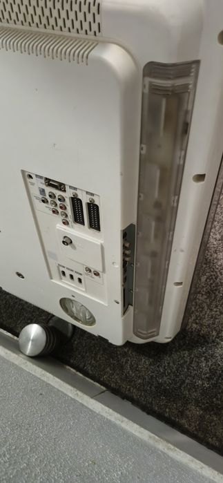 Telewizor philips 42 cale z ambilght  i pilotem