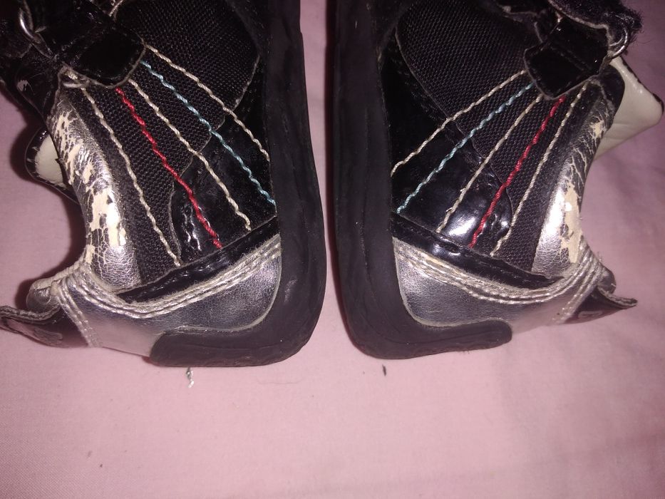 Tenis marca Chico  tam 20 só 6€ estado razoável