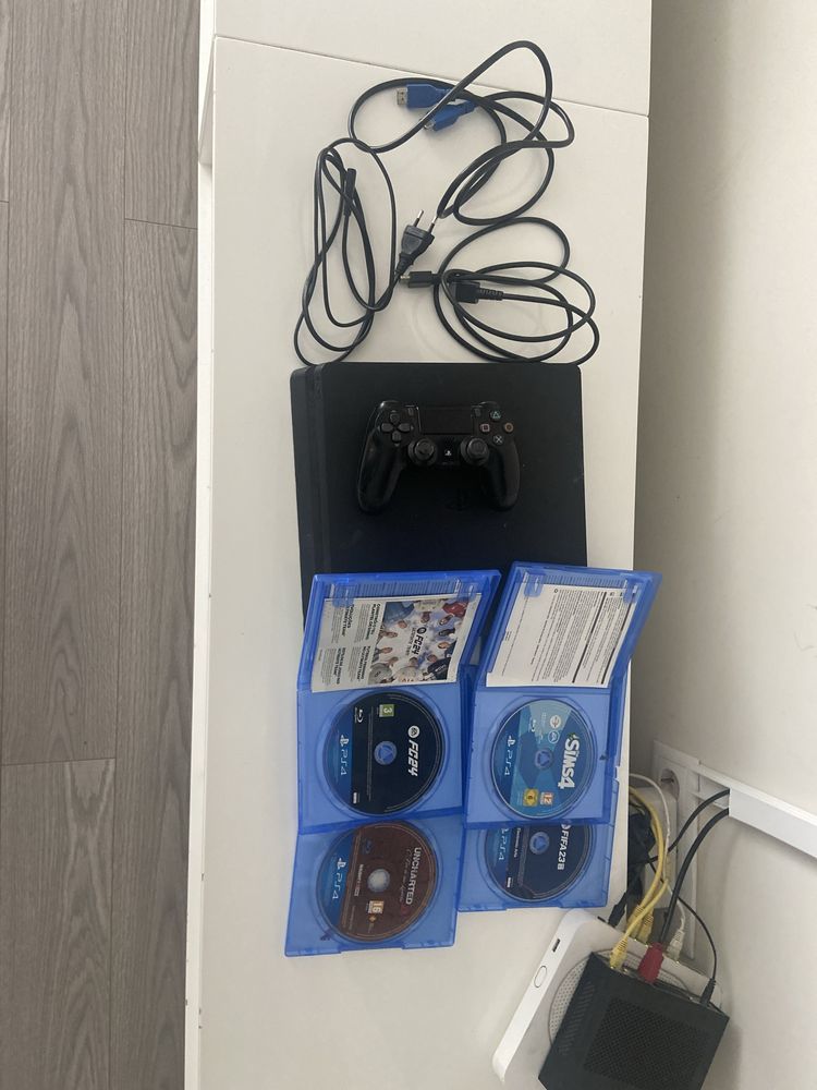 Ps4 slim+4 jogos+1 comando