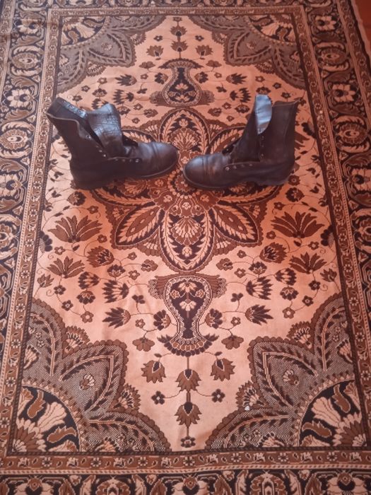 Продам Берці, натуральна кожа, є невеликі сліди використання!