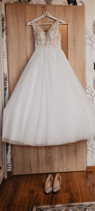 Suknia ślubna w kształcie litery A