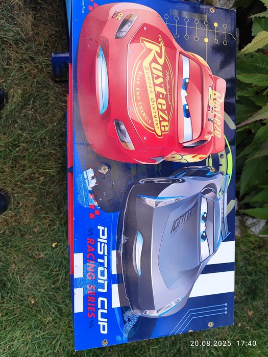 Biurko dla dziecka z szafką