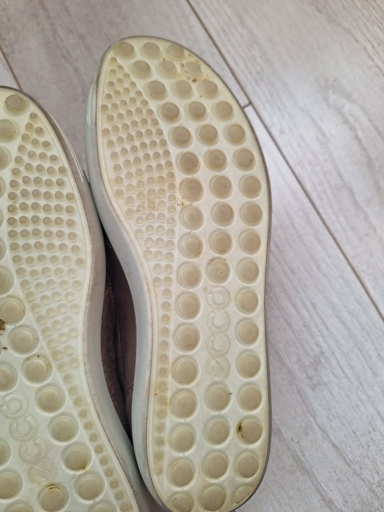 Ecco sneakersy skora naturalna wygodne zlote rozm 38