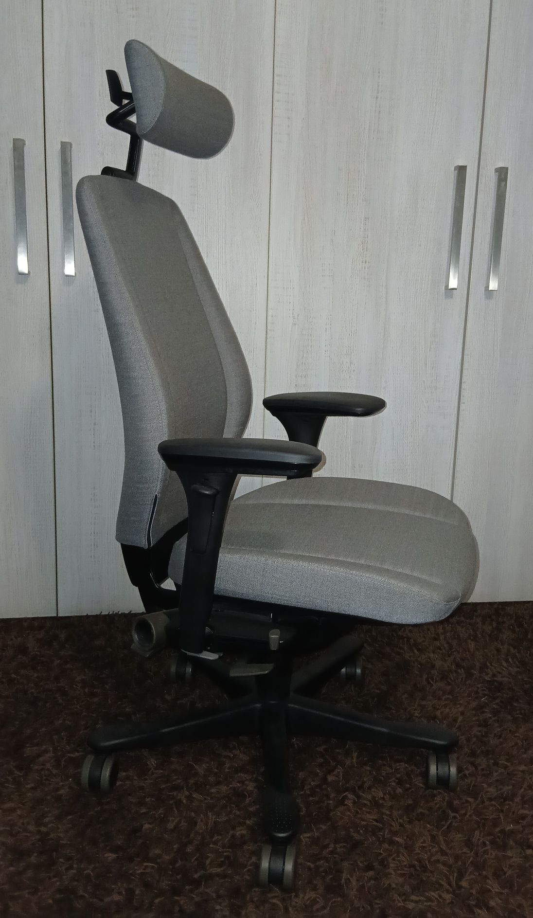 Kinnarps 9534, szare, tapicerka LIV 7041, kinarps