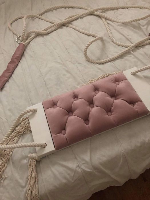 Huśtawka drewniana pikowana