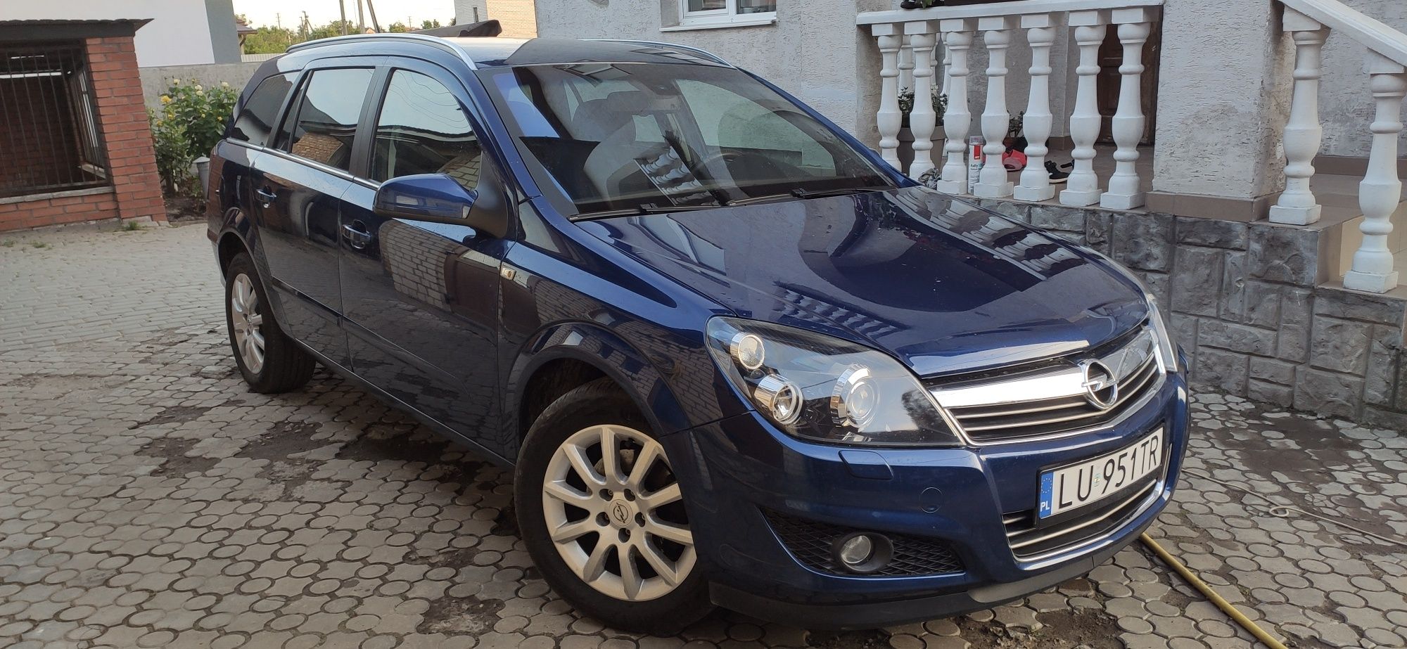 Opel Astra 2009 колір-металік Cosmo