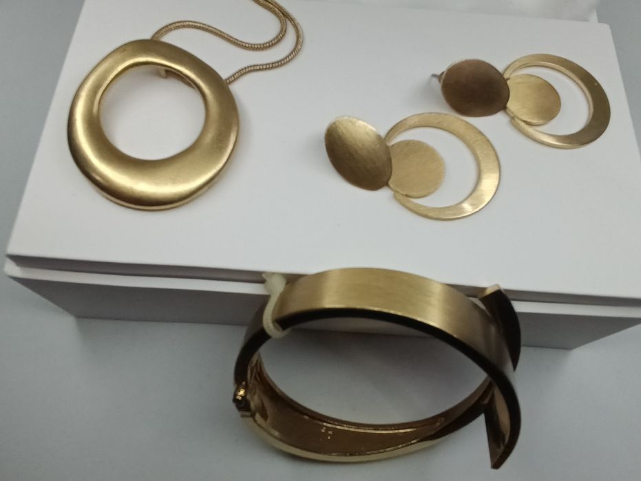 Bijuteria fios novos