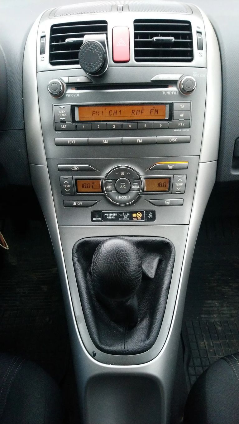 Toyota Auris D-4D 2.0 126 KM 2009 klima automatyczna alufelgi