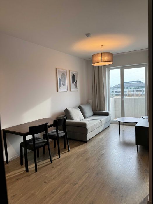 Nowoczesne słoneczne klimatyzowane 2-pokojowe mieszkanie z balkonem