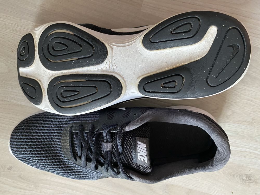Кросівки чоловічі для роботи  44р28см Nike Revolution originaj Найк