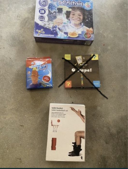 Roupa nova crianca , cachecois FCP , brinquedos, marsupio