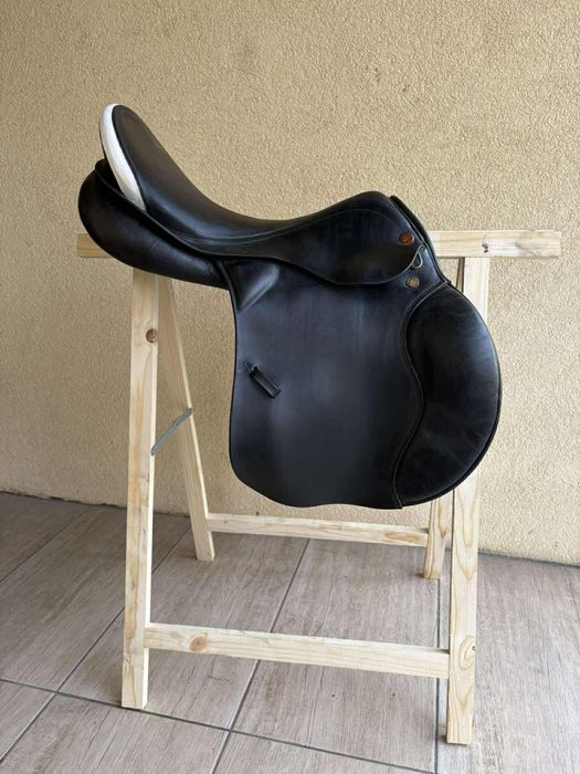 Siodło skokowe Prestige Venezia – 18”, łęk 30 – 3000 zł