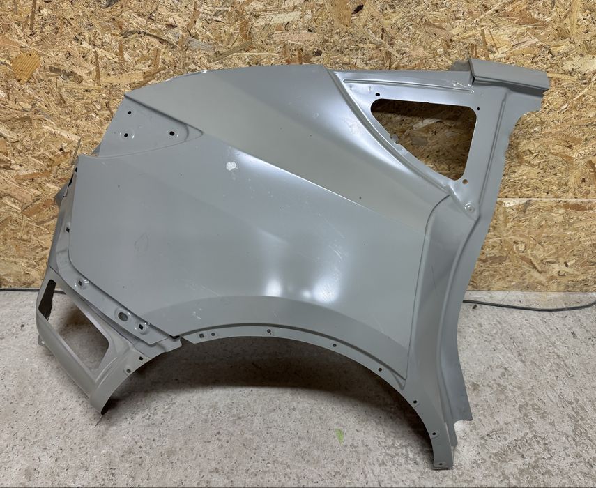 Tesla Model Y крило заднє