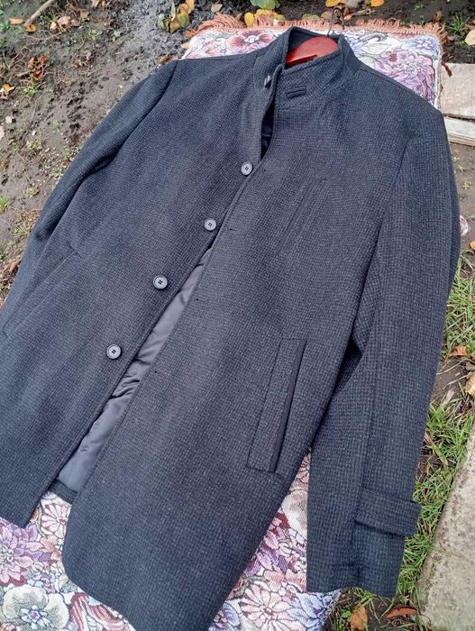 Продам новое мужское пальто/тетеплое.