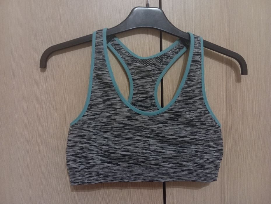 Жіночий спортивний топ