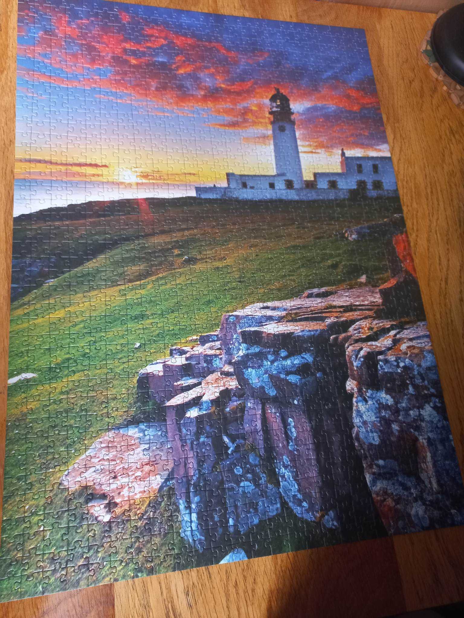 Trefl Puzzle 1000el. Latarnia Rua Reidh Szkocja - stan b.dobry