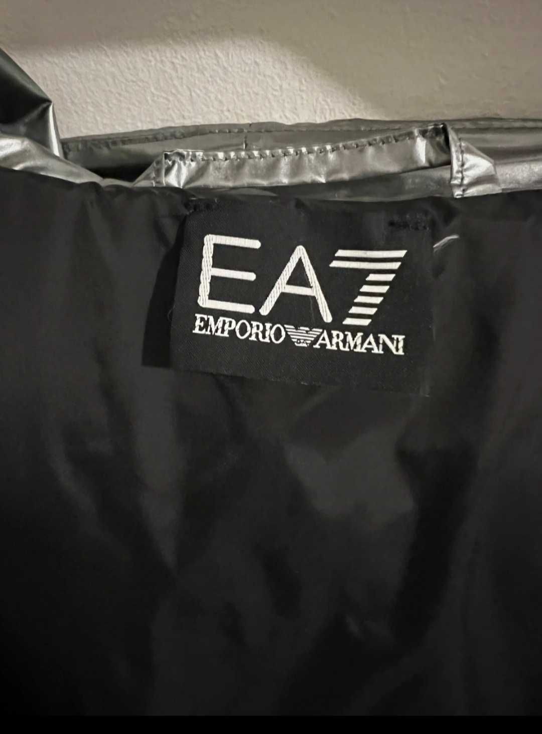 Куртка жіноча оригінальна Emporio Armani M