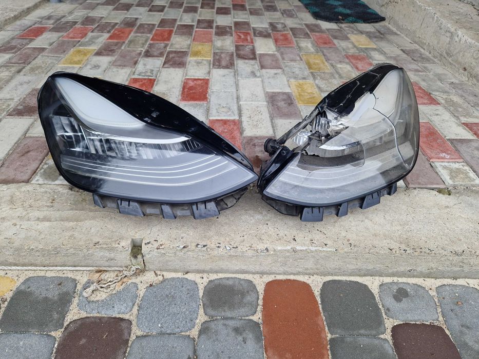 Тесла модел У задній фонарь