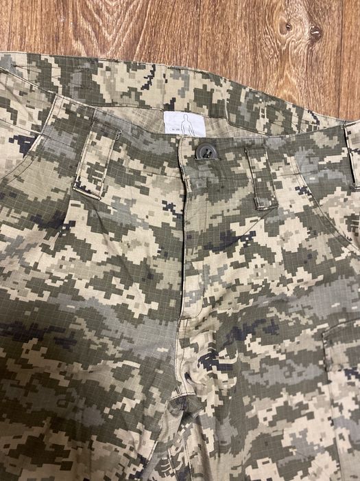 Тактичні військові штани у цифровому камуфляжі