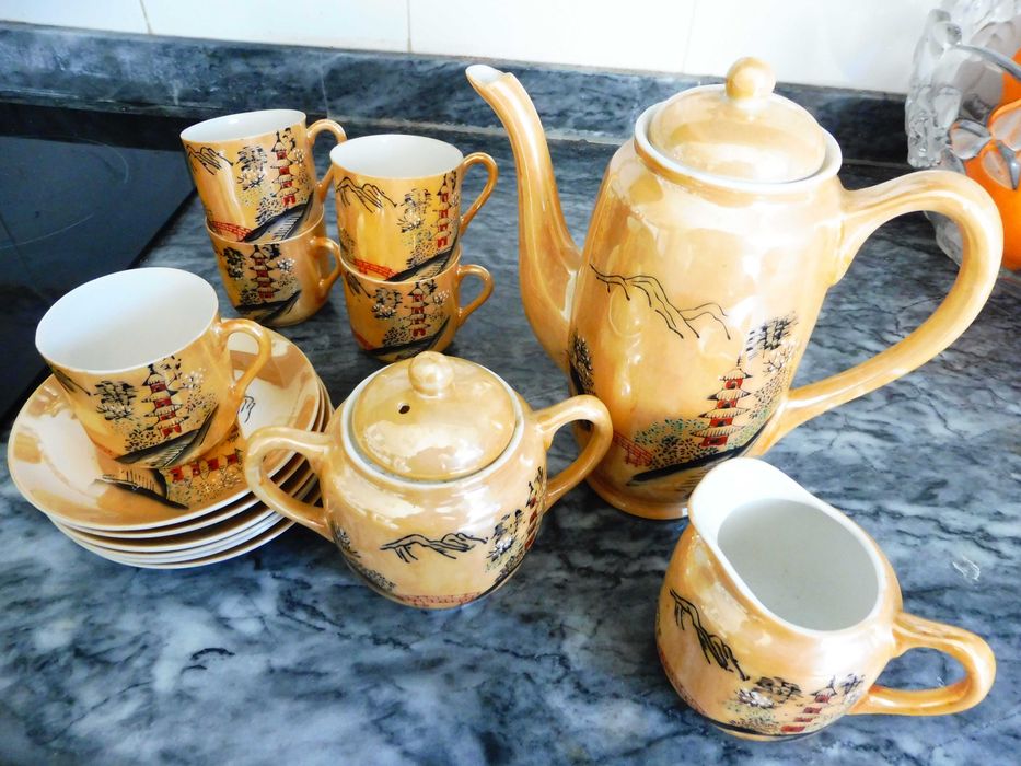 Serviço de café "casca de ovo"