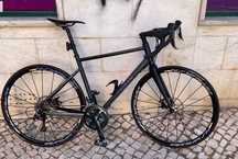 bicicleta TRIBAN M com rodas MAVIC