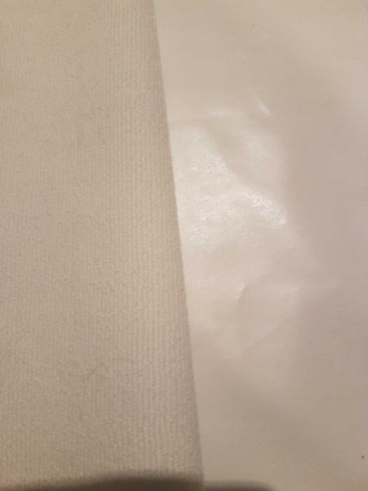 podkład ze specjalnego materiału pod prześcieradło