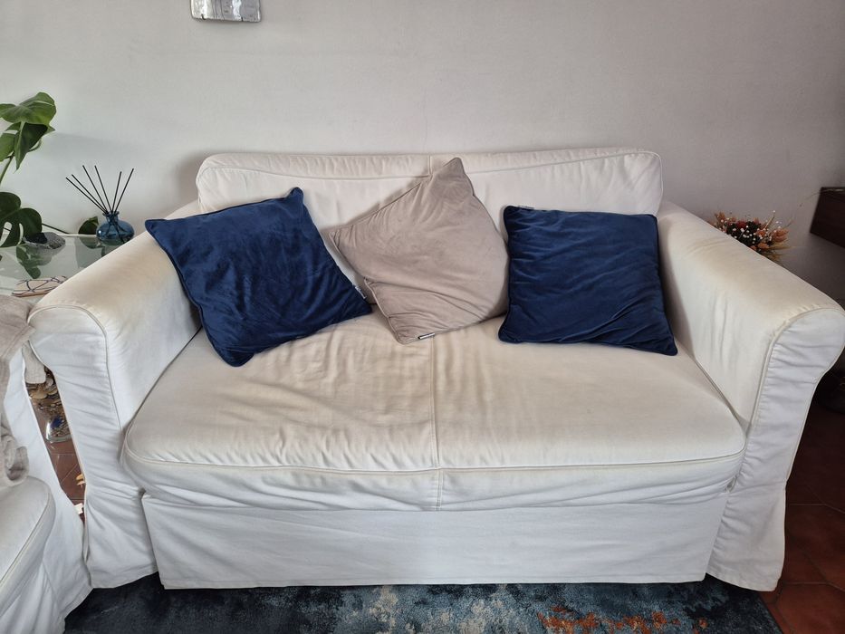 2 Sofás-cama brancos IKEA