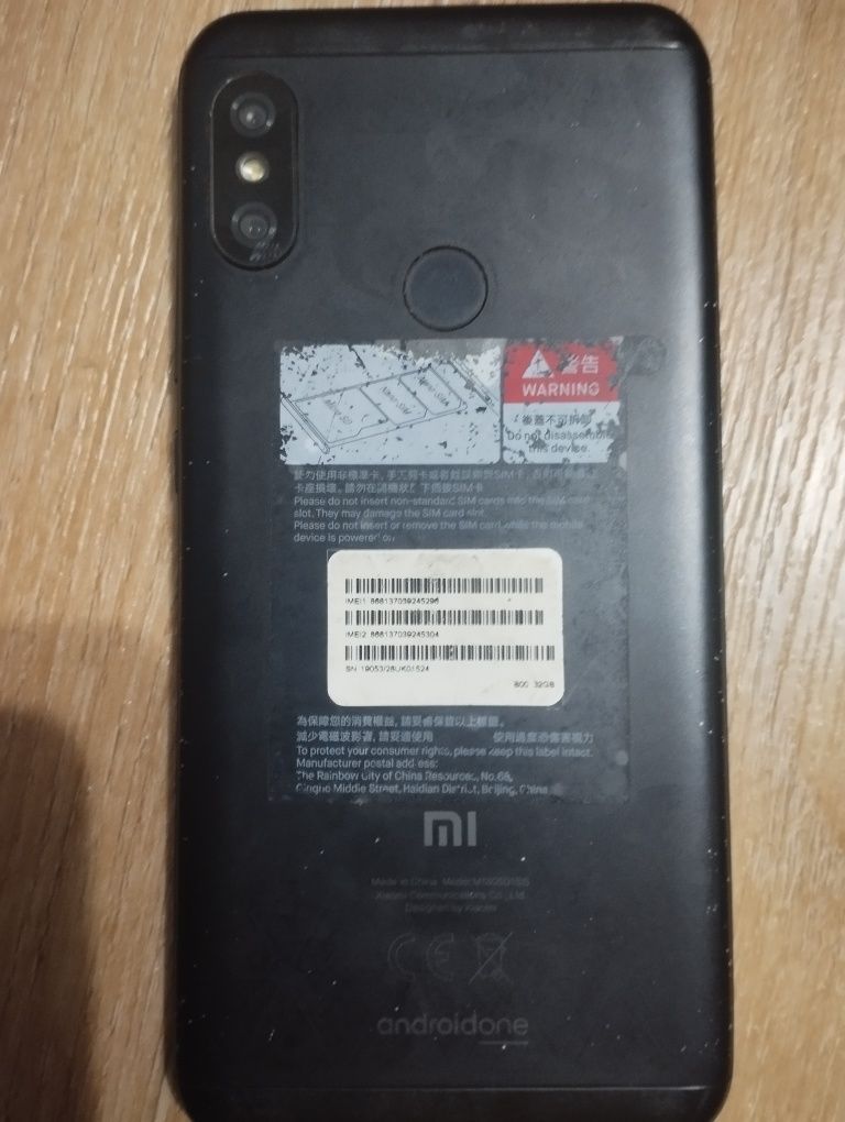 Xiaomi Mi A2Lite 3/32 (нужна замена экранного модуля или тачскрина)