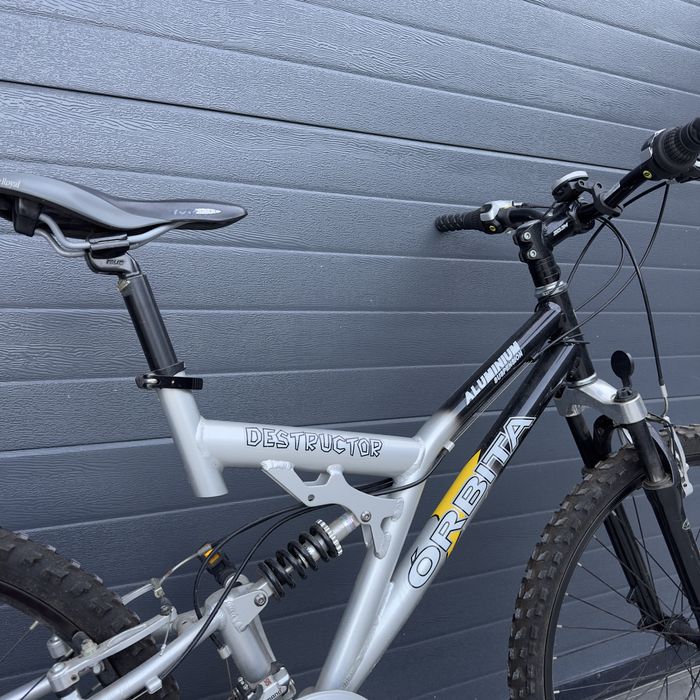 Bicicleta Órbita Destuctor Aluminium Suspension