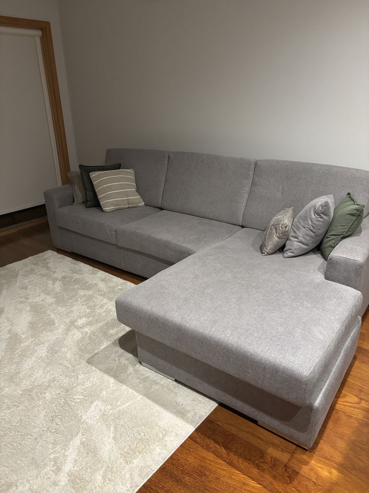 Sofa chaise long cinza