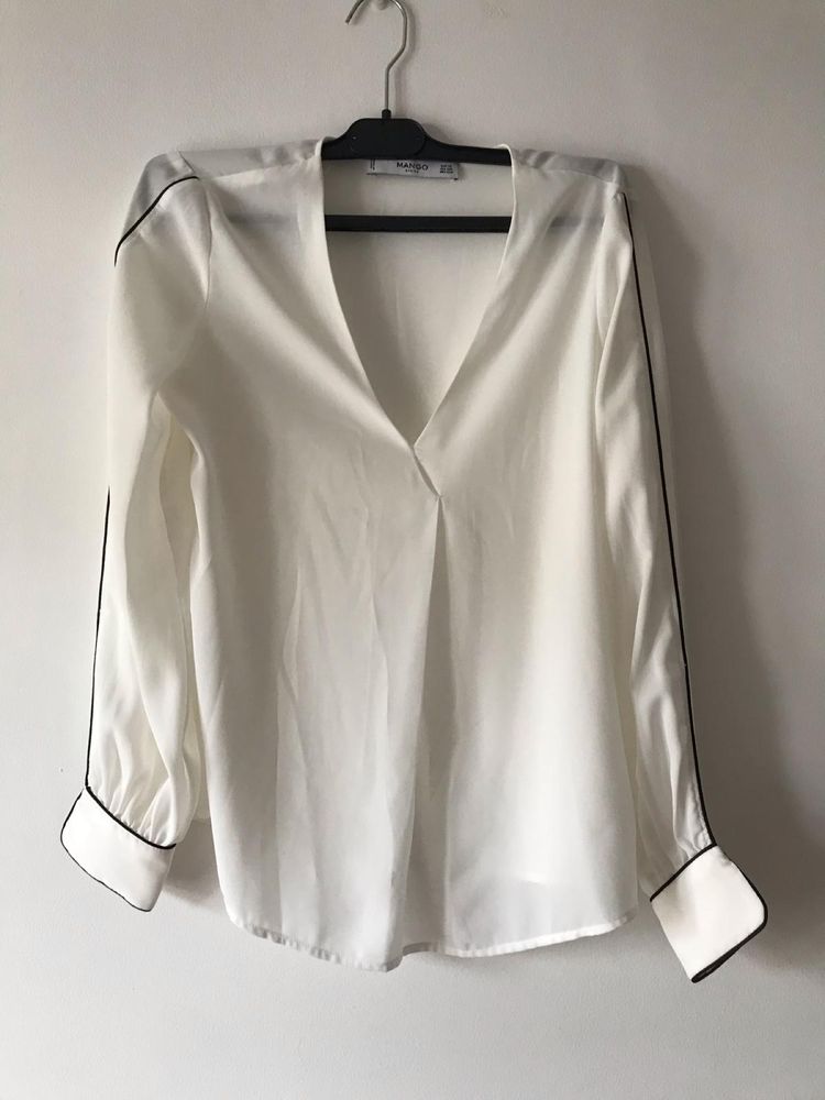Blusa Branca elegante e fresca Tamanho XS ,usada apenas uma vez.