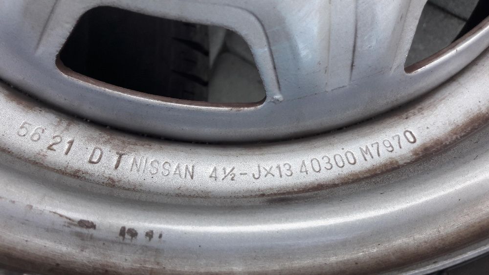 Felgi R13 Nissan Sunny + opony 155/70 R13 gratis