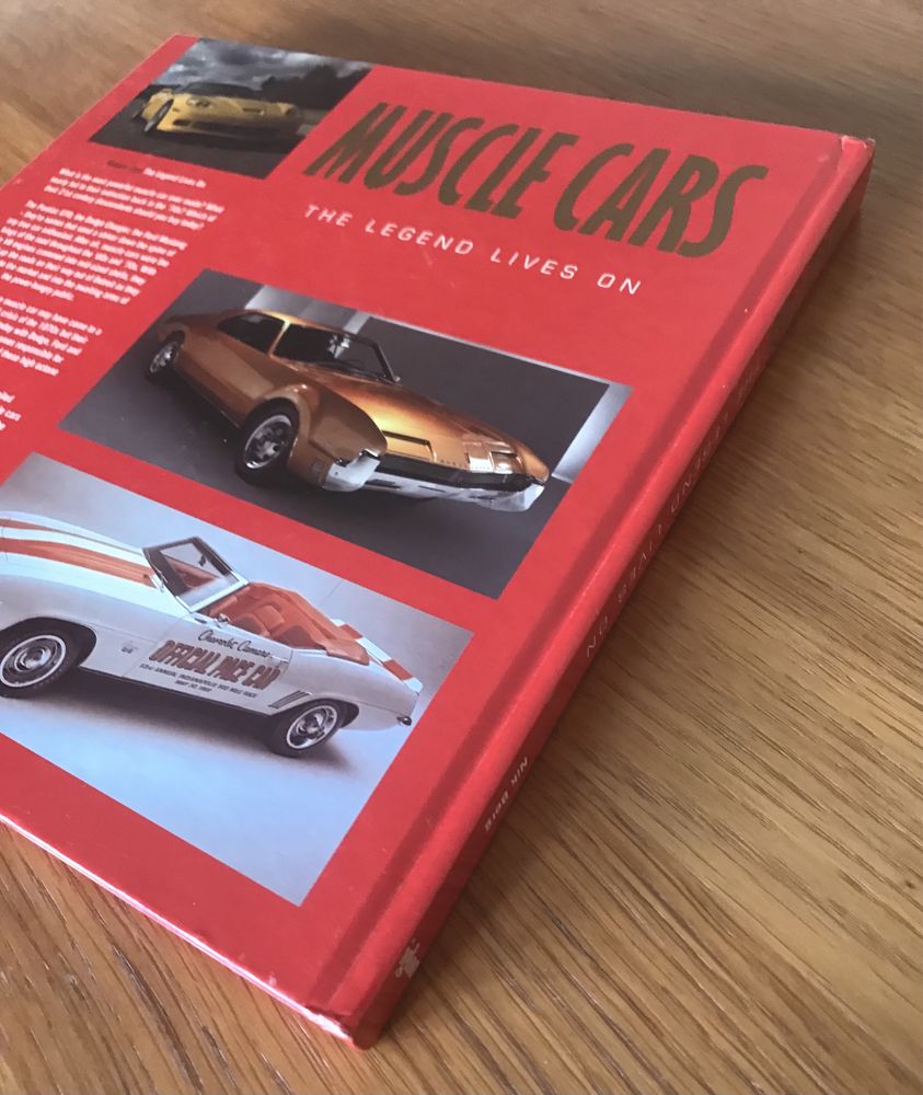 Livro Automoveis: Muscle Cars de Nik Berg
