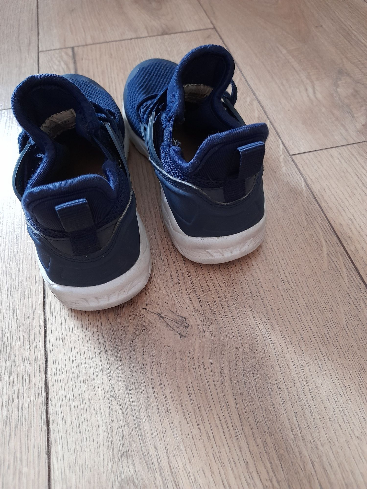 Sportowe buty na wiosne granatowe next 26 17cm