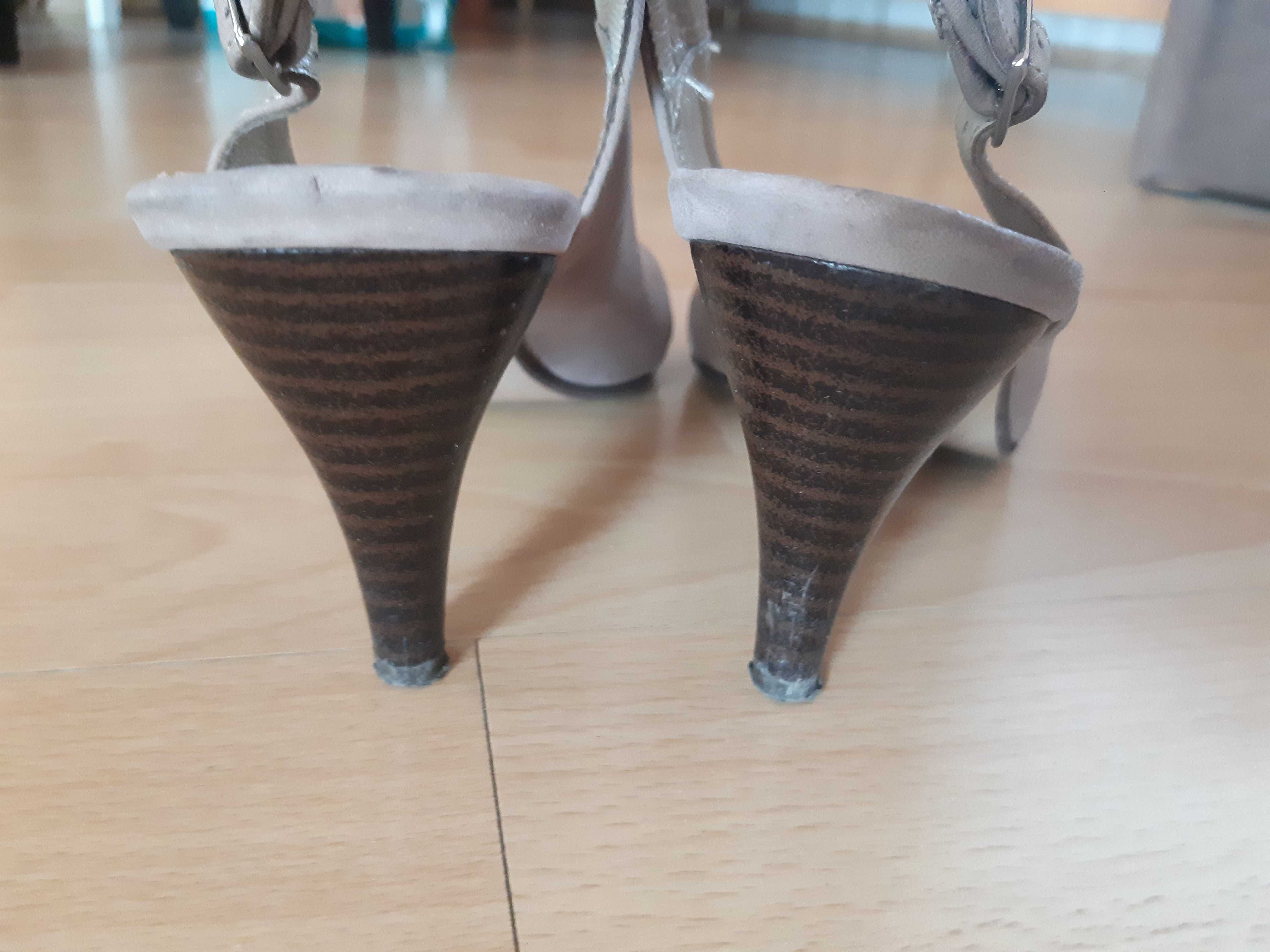 Buty z odkrytą piętą, skórzane r. 38