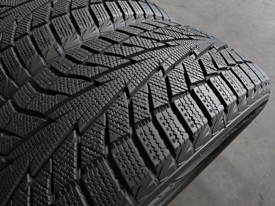 R18 245 45 шини зимові 4шт Hankook Winter I*cept IZ2 нордичні як нові