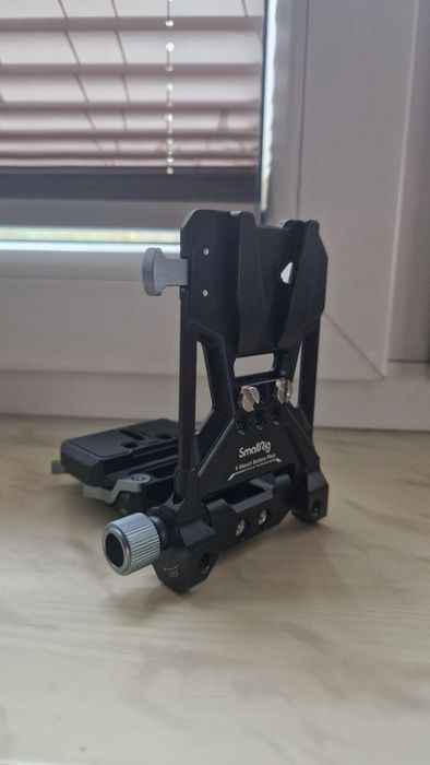 Smallrig 4064 - mocowanie akumulatora V-mount