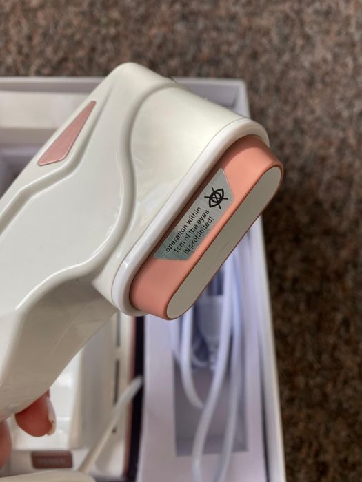 HelloSkin | urządzenie kosmetyczne do pielęgnacji twarzy i szyi