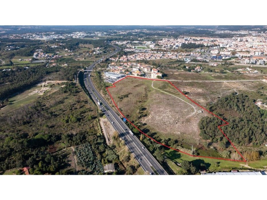Terreno com viabilidade de construção de 175 apartamentos