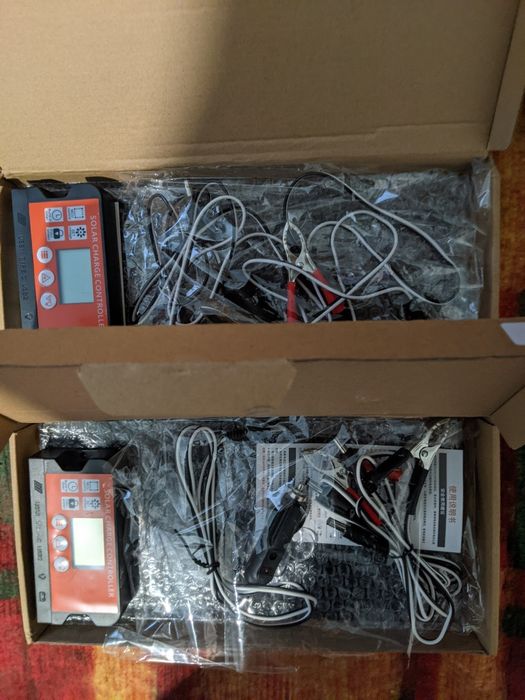 Продам 2 сонячні монокристалічні кремнієві панелі 12/24V + 2 контроле