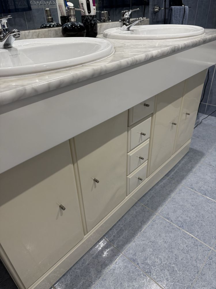 Movel wc, com espelho, 2 torneiras Roca e 2 pios
